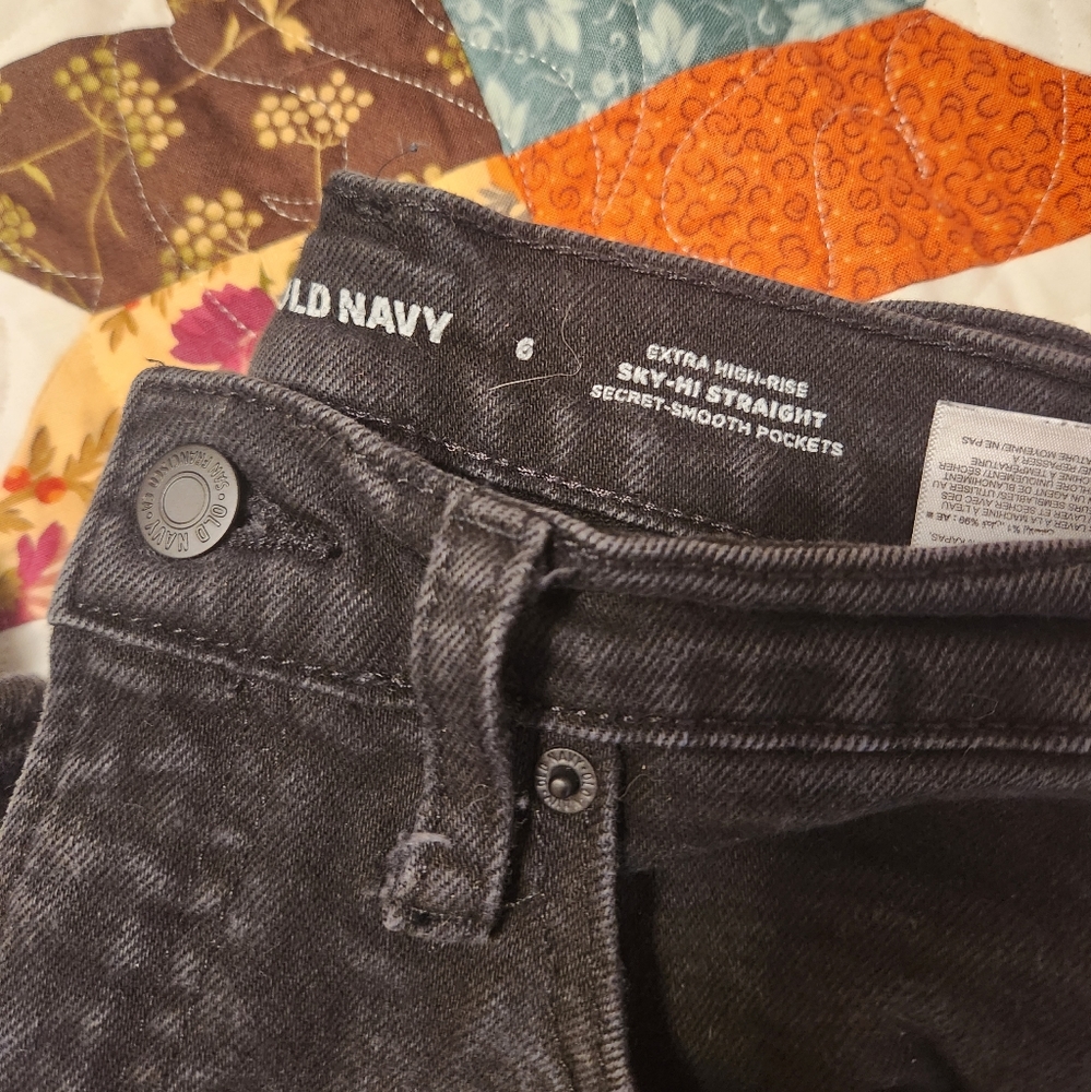 Old Navy High Rise Jeans - Picture 2 of 2